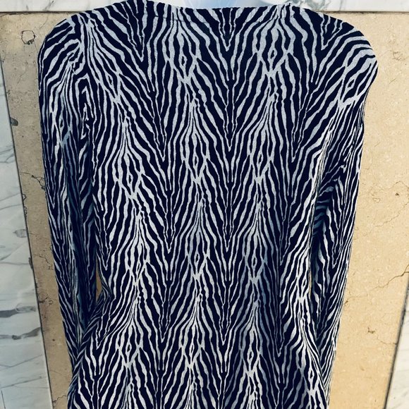 ATM Cotton Cashmere Zebra Printed V-Neck Sweater - Picture 3 of 9